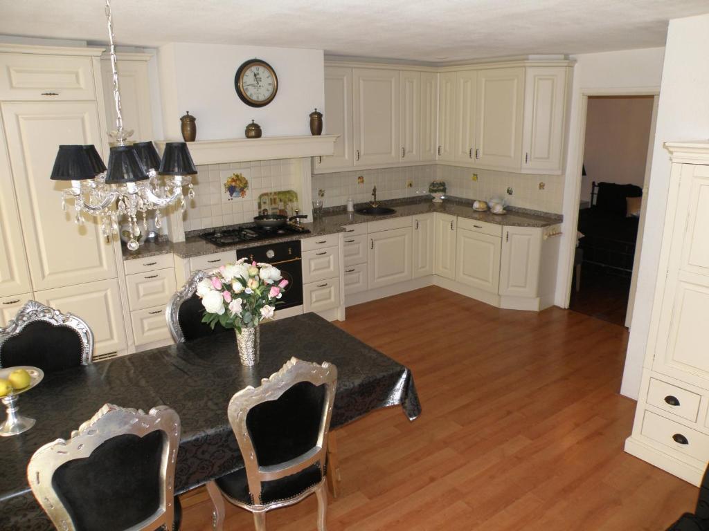 Seastar Apartment